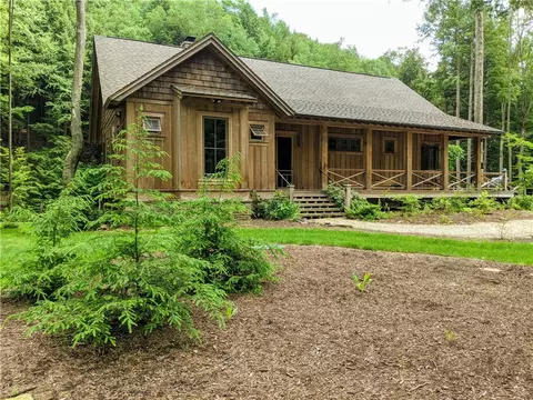 93 Wonder Ln, Punxsutawney, PA 15767