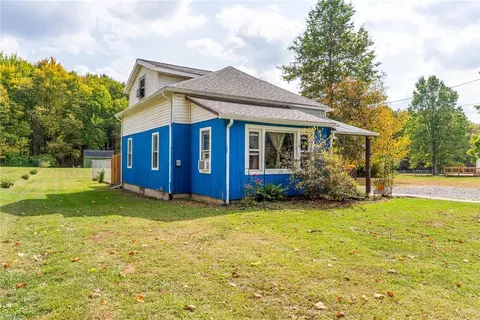 1266 Franklin Rd, Jackson Center, PA 16133