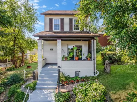 952 Deely St, Pittsburgh, PA 15217