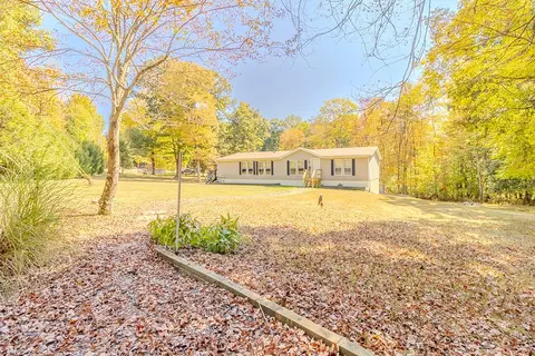 104 Kidd Rd, Slippery Rock, PA 16057