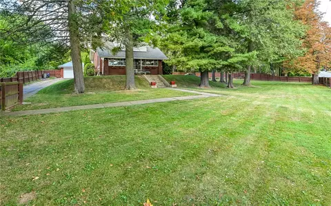 2307 Mount Royal Blvd, Glenshaw, PA 15116