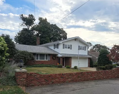 117 Germaine Rd, Butler, PA 16001