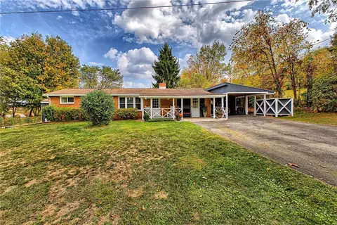 83 Campbell Ln, Indiana, PA 15701