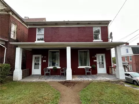 227 Duquesne Ave, Trafford, PA 15085