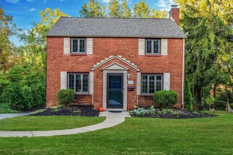 1010 Greenlawn Dr, Pittsburgh, PA 15216