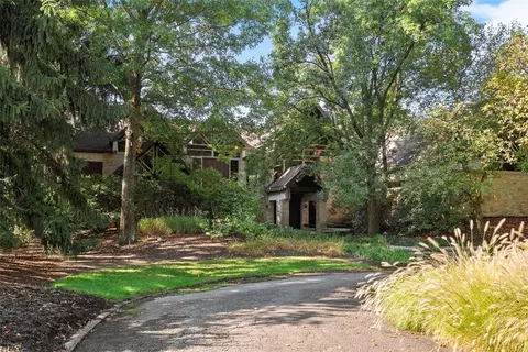 311 Hillcrest Dr, New Kensington, PA 15068