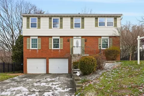 135 Pinehurst Dr, Freedom, PA 15042