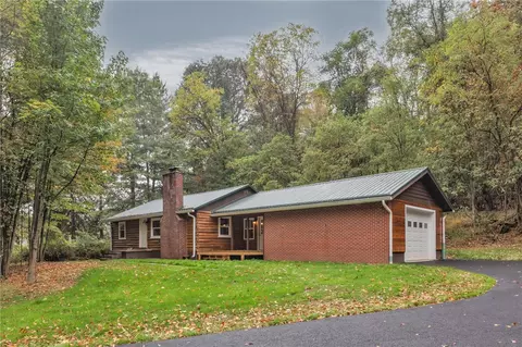 155 Harrold St, Jeannette, PA 15644