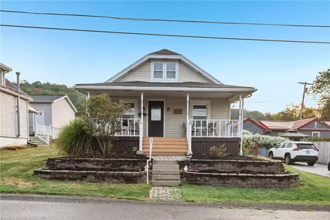 1370 Charlotte Ave, Rochester, PA 15074