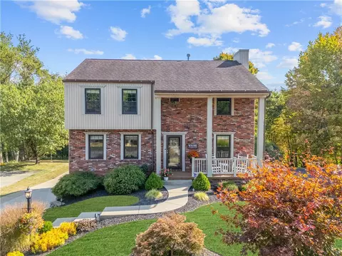 521 Greenspire Ct, Cranberry, PA 16066