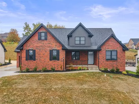 1037 Skyline Dr, Canonsburg, PA 15317