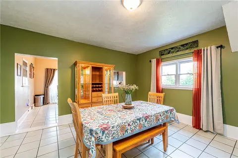 Dining - 64 Penn Ave, Irwin, PA 15642 photo 2 of 3