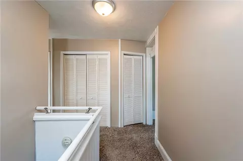 Entry Way - 64 Penn Ave, Irwin, PA 15642 photo 5 of 6