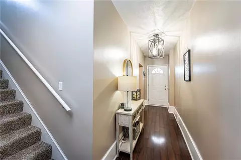 Entry Way - 64 Penn Ave, Irwin, PA 15642 photo 3 of 6