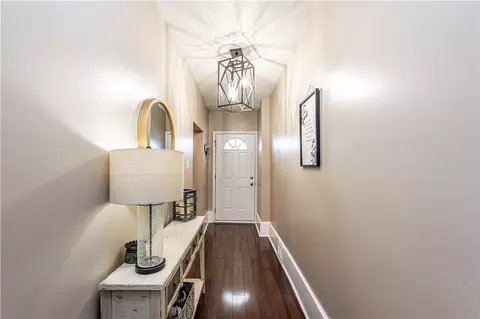 Entry Way - 64 Penn Ave, Irwin, PA 15642 photo 2 of 6
