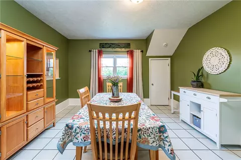 Dining - 64 Penn Ave, Irwin, PA 15642 photo 1 of 3