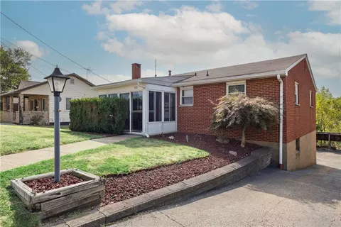 712 Glencairn, West Mifflin, PA 15122