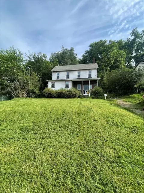 25 Newton Rd, Pittsburgh, PA 15221