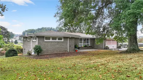 26 Delrose Dr, Monessen, PA 15062