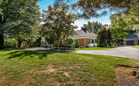 2 Churchill Rd, Pittsburgh, PA 15235