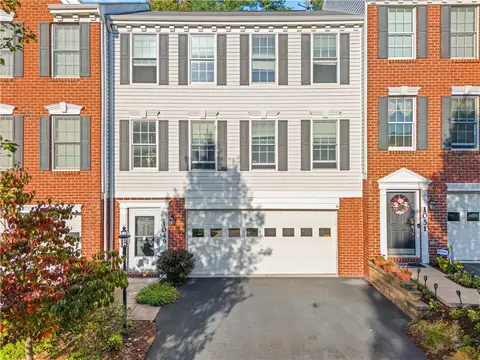 1049 Bayberry Dr, Canonsburg, PA 15317