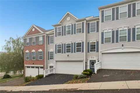 203 Ascot Ct, Coraopolis, PA 15108