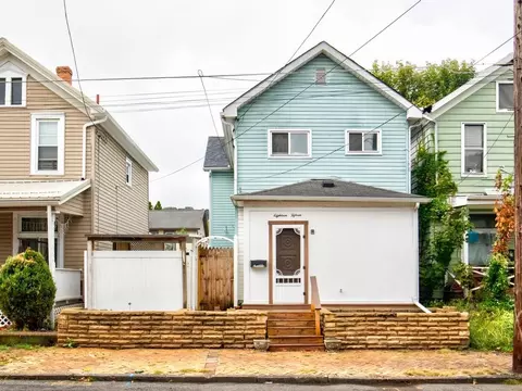 1815 4th Ave, Beaver Falls, PA 15010