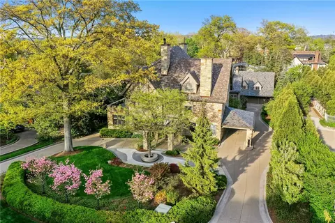 122 Woodland Rd, Pittsburgh, PA 15232