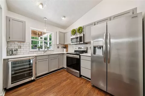 Kitchen - 970 Castleview Dr, Irwin, PA 15642 photo 1 of 3