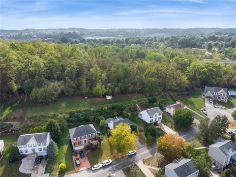 View/Area - 970 Castleview Dr, Irwin, PA 15642 photo 2 of 2