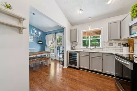 Kitchen - 970 Castleview Dr, Irwin, PA 15642 photo 3 of 3