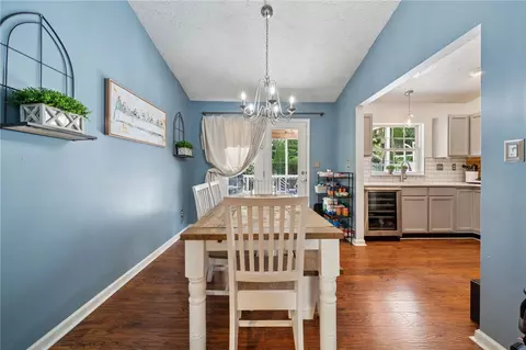 Dining - 970 Castleview Dr, Irwin, PA 15642 photo 1 of 2