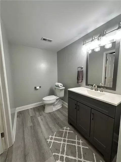 Bath - 110 Wilhelm Dr, Monaca, PA 15061 photo 3 of 4