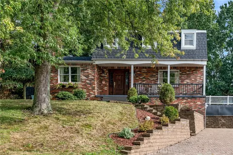 125 Red Oak Ln, Munhall, PA 15120