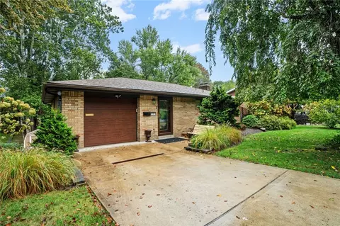 1191 Saint Vincent Dr, Monroeville, PA 15146