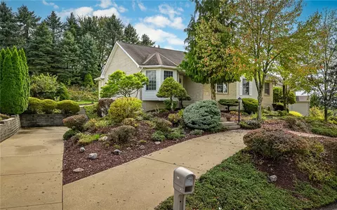 520 Old Fayette Trl, Oakdale, PA 15071