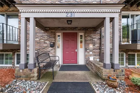 231 Coxcomb Hill Rd #10, New Kensington, PA 15068