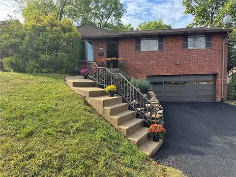 1371 Blue Jay Dr, Pittsburgh, PA 15243