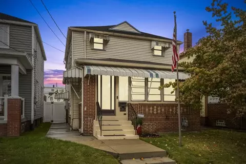 221 Crescent Ave, Ellwood City, PA 16117