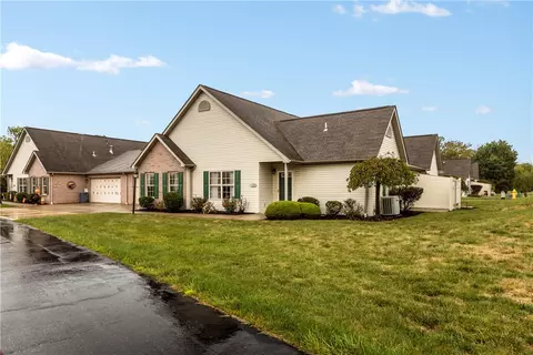 1086 Timberwood Dr, Beaver Falls, PA 15010