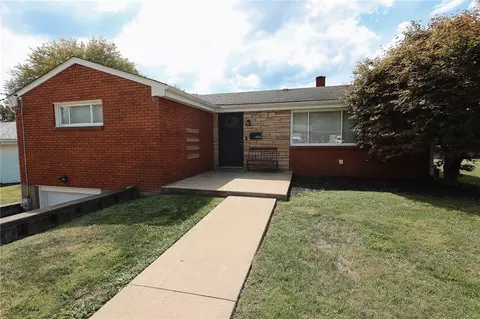 3056 Fairway Dr, New Kensington, PA 15068