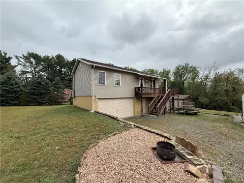 6 Worthy Ln, Jeannette, PA 15644