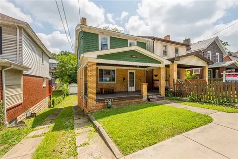 2441 Starkamp, Pittsburgh, PA 15226