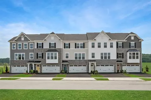 101 Ironwood St, PA 16063