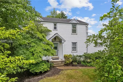 221 Springer, Moon Twp, PA 15108