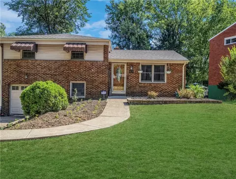 4576 Gates Dr, Homestead, PA 15120