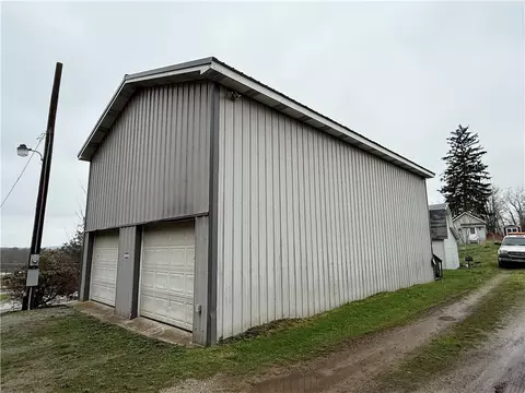 5136 Church St, Mount Pleasant, PA 15666