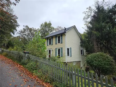 3132 Baker School Rd, Irwin, PA 15642