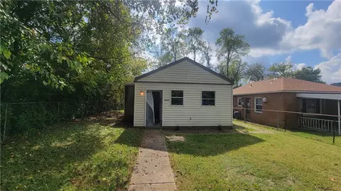 2069 Mazette Pl, Pittsburgh, PA 15205