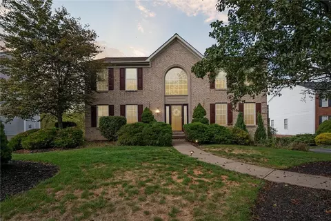 7066 Highland Creek Dr, Bridgeville, PA 15017